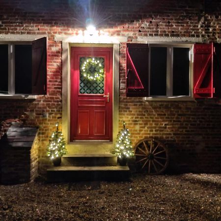 Uw Eigen Boerderij Bij Le Moulin De La Place Hargicourt Exterior foto